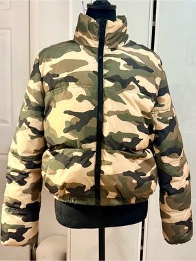 H&M Camouflage Puffer Jacket - Green & Tan